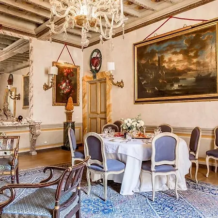 Piazza Navona Historical Palace *