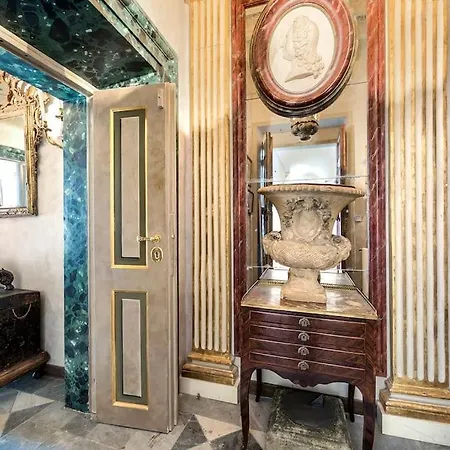 Piazza Navona Historical Palace