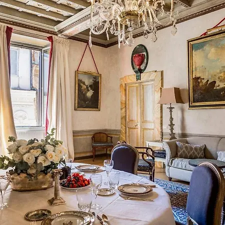 Piazza Navona Historical Palace アパート *